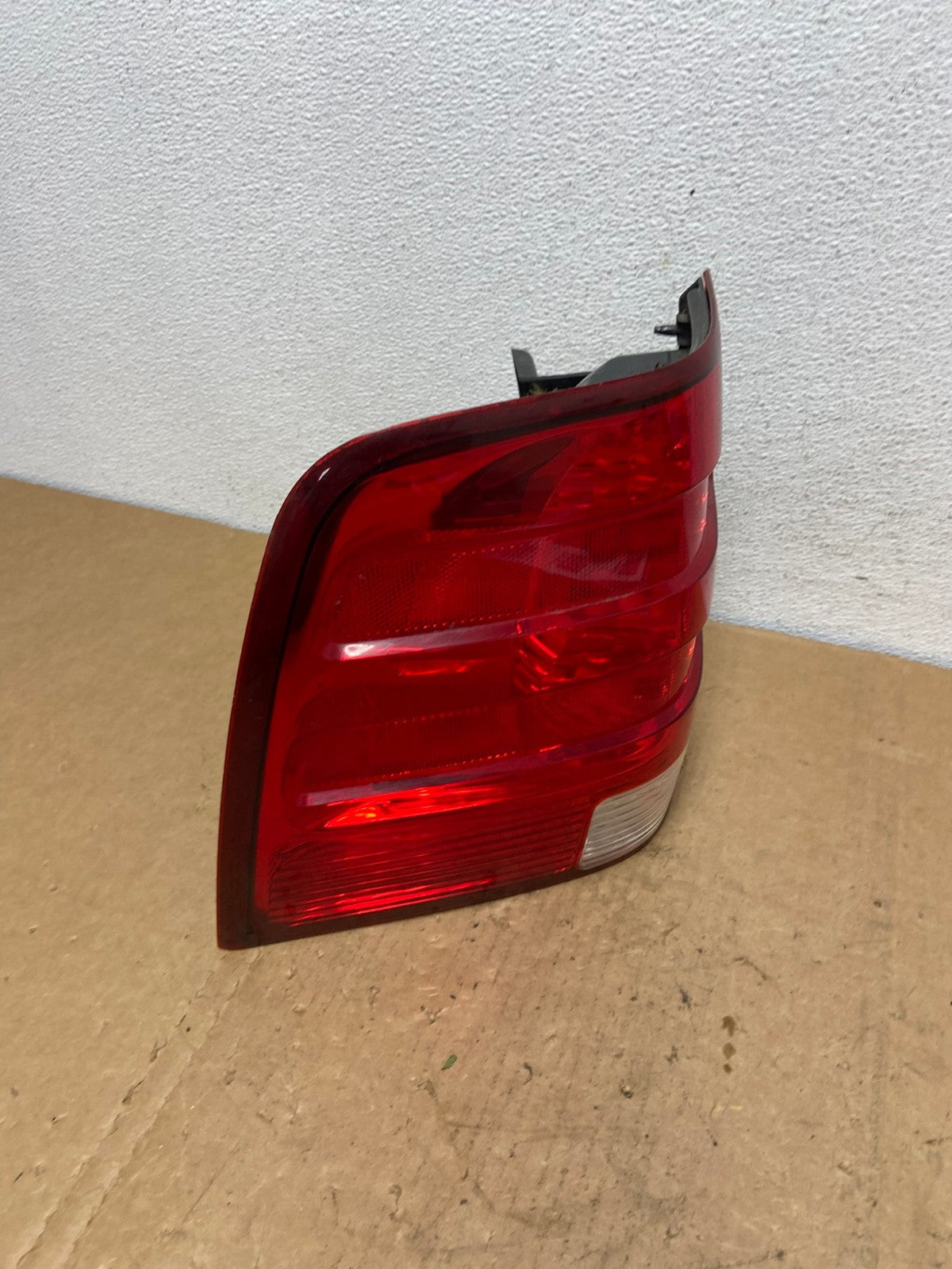 2003 2004 2005 2006 Ford Expedition Left Driver Lh Tail light AD1300 LK2