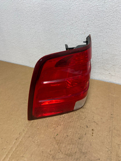 2003 2004 2005 2006 Ford Expedition Left Driver Lh Tail light AD1300 LK2