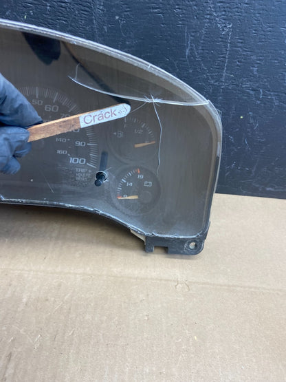 2004 to 2007 Chevrolet Express Speedometer Cluster Gauge AB9388 DG2