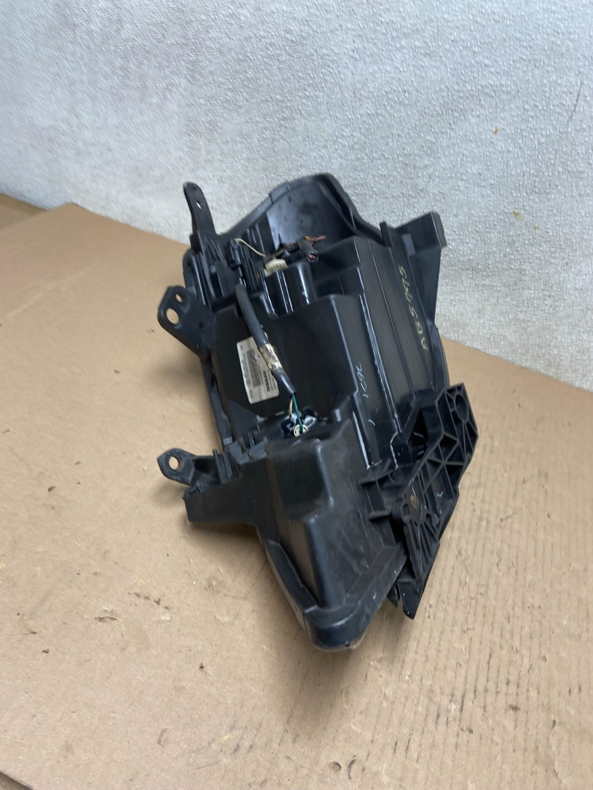 2008 to 2012 Nissan Versa Headlight Right Passenger Rh Side AB5995 DW7