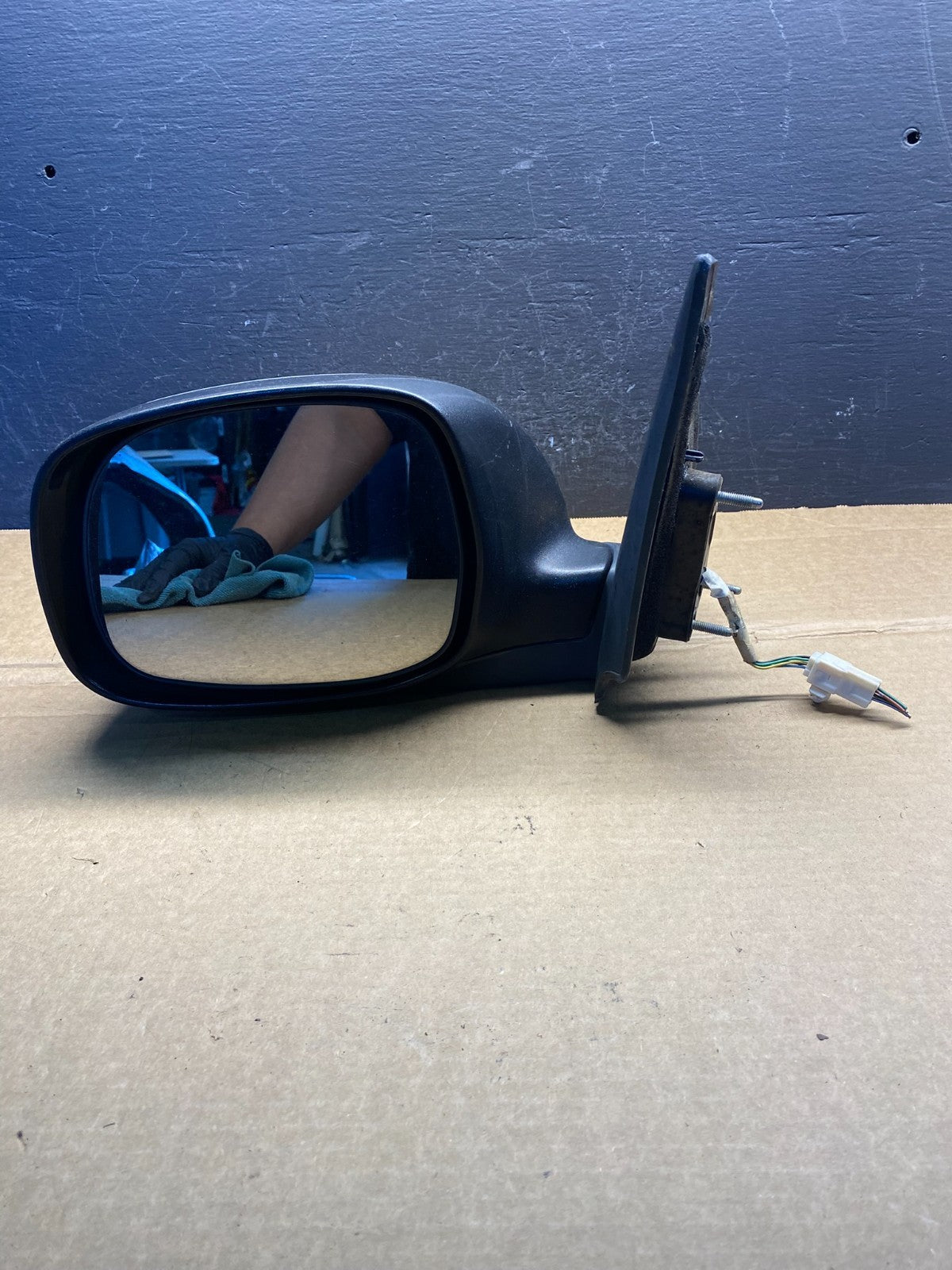 2001 to 2006 Toyota Sequoia Left Driver View Door Mirror ad3330 DG9