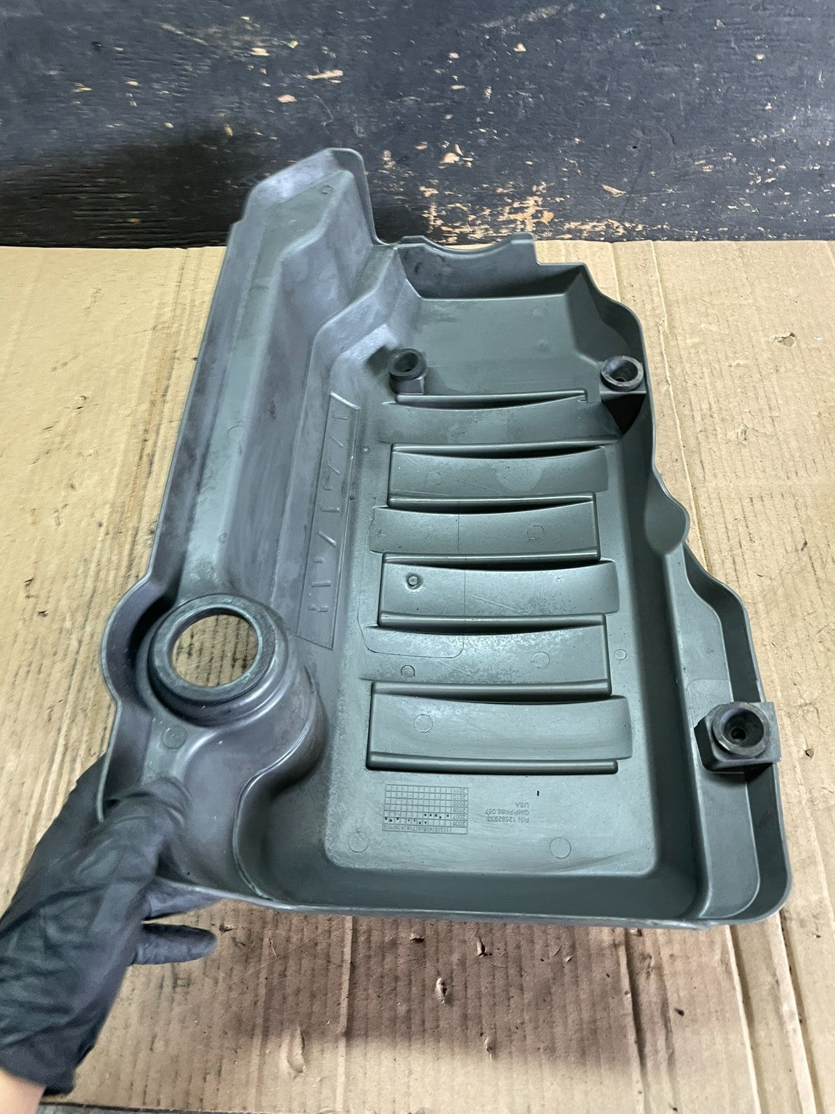 2007 to 2008 GMC Acadia 3.6L VVT Engine Cover Shield OEM S6057 DG7