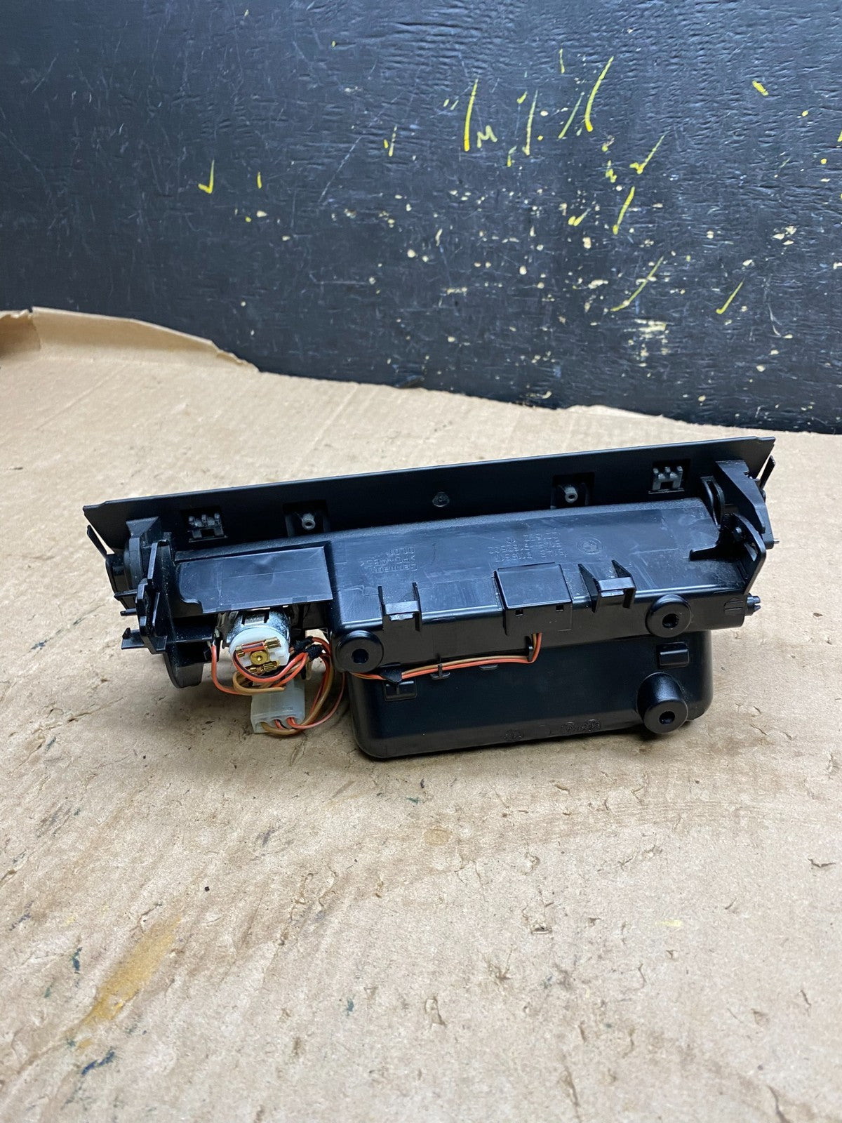 2009 - 2015 BMW 750I - Front Center Console Ashtray z1883 DG4