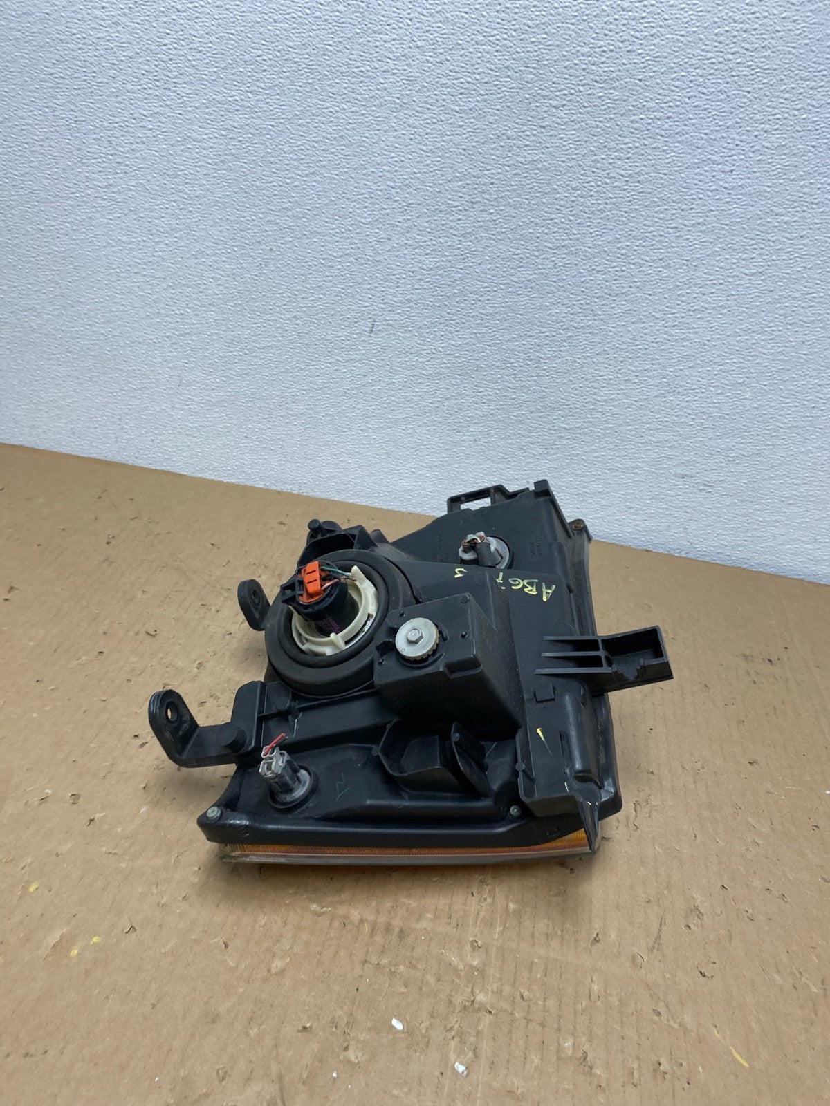 2005 - 2015 Nissan Xterra Driver Left LH Side Headlight AB6703 DW8