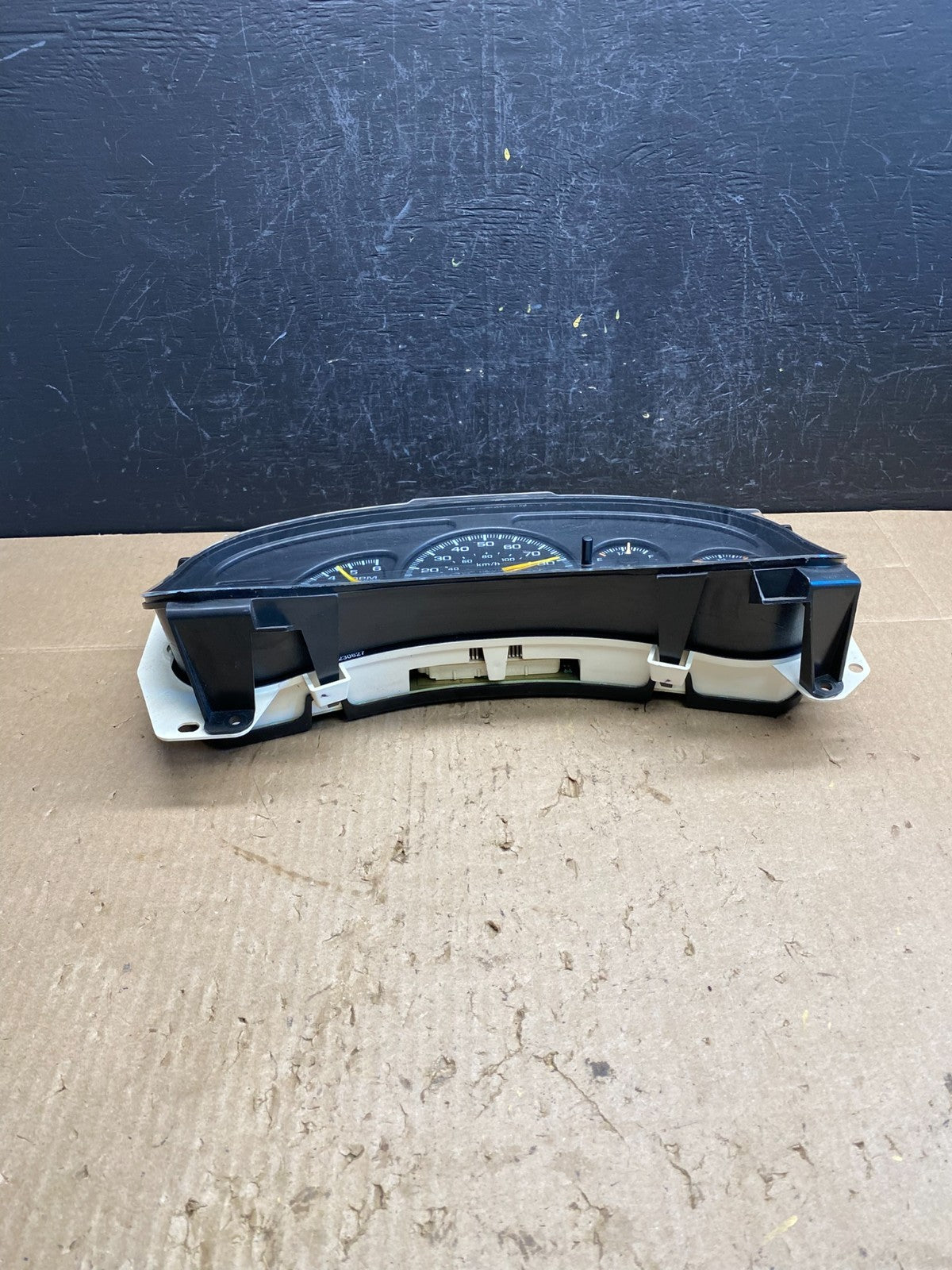 1999 to 2002 Chevrolet Silverado Sierra Cluster Gauge Speedometer AC9042 DW4