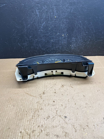 1999 to 2002 Chevrolet Silverado Sierra Cluster Gauge Speedometer AC9042 DW4