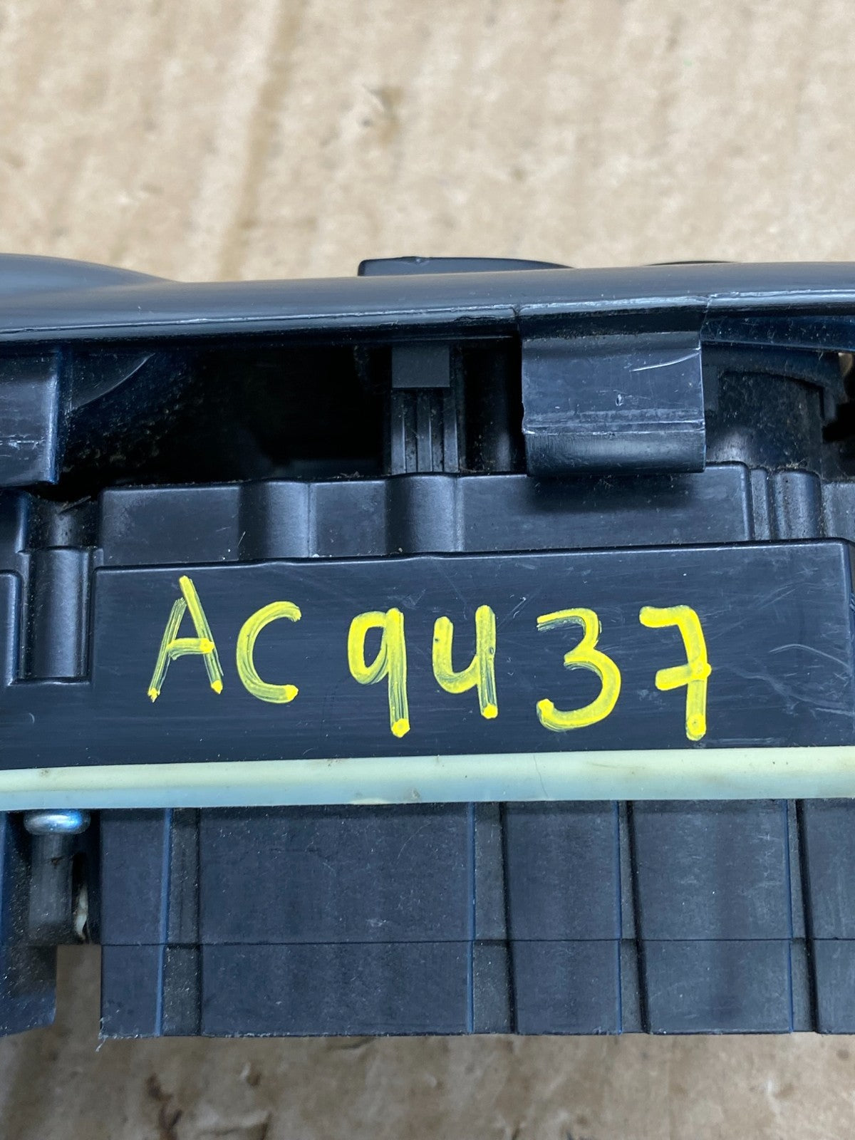 2007-2013 Chevy Suburban Tahoe Yukon Front Left Driver Window Switch AC9437 DG4