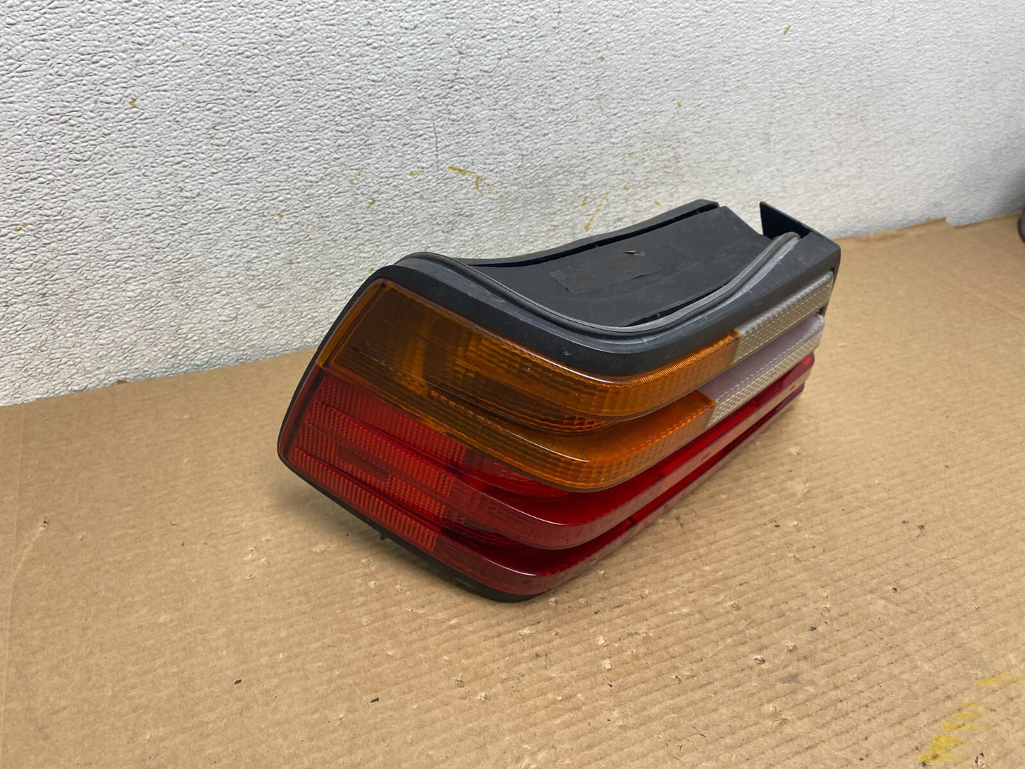 1994 to 1995 Mercedes E Class W124  Left Driver LH Side Tail Light N9682 DW2