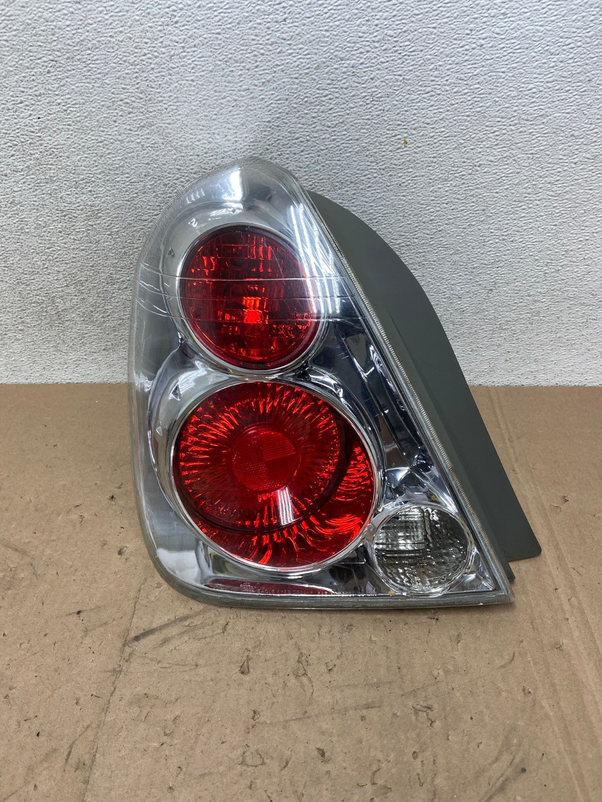 2005 to 2006 Nissan Altima Left Driver Side Tail Light AG5305 LK0