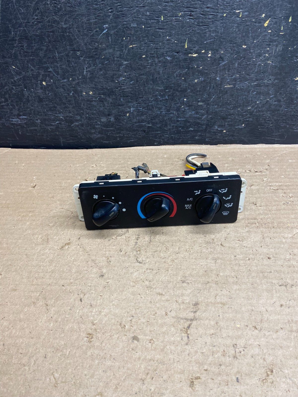 1999 to 2004 Ford F250 F350 Super Duty Heater A/C Climate Control AH5466 DG0