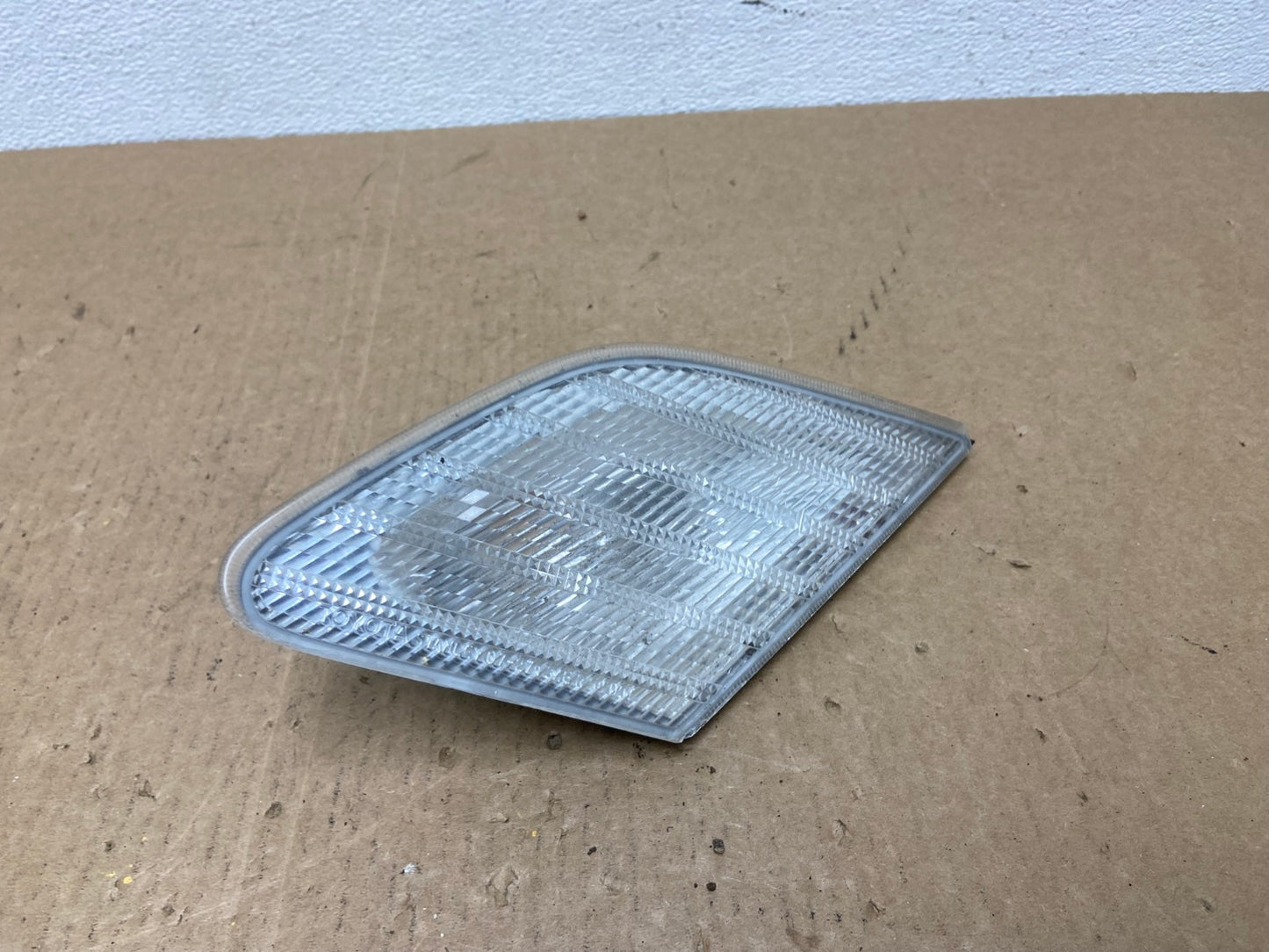 2000 2001 2002 Toyota Avalon Right Passenger Side Inner Tail Light Oem AC1249 LK2