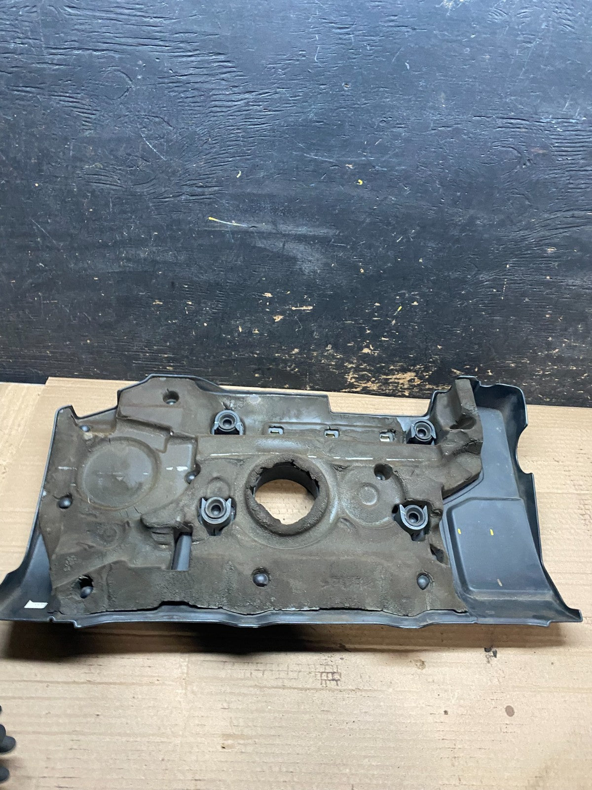 2007 to 2014 Volvo XC90 3.2L Upper Top Engine Motor Dust Cover U8003 DG5