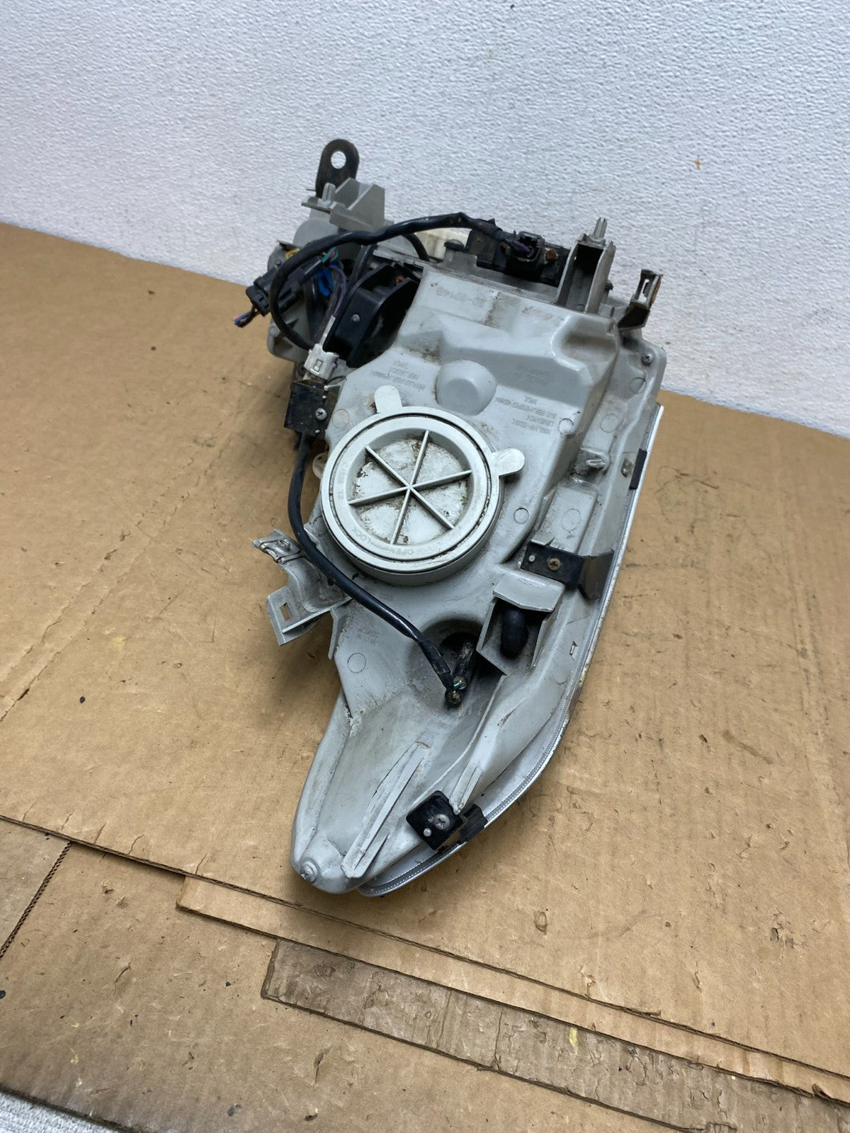 2007-2009 Infiniti G35 G37 Left Driver Hid Xenon Headlight Sedan TYC AD1276 DW8