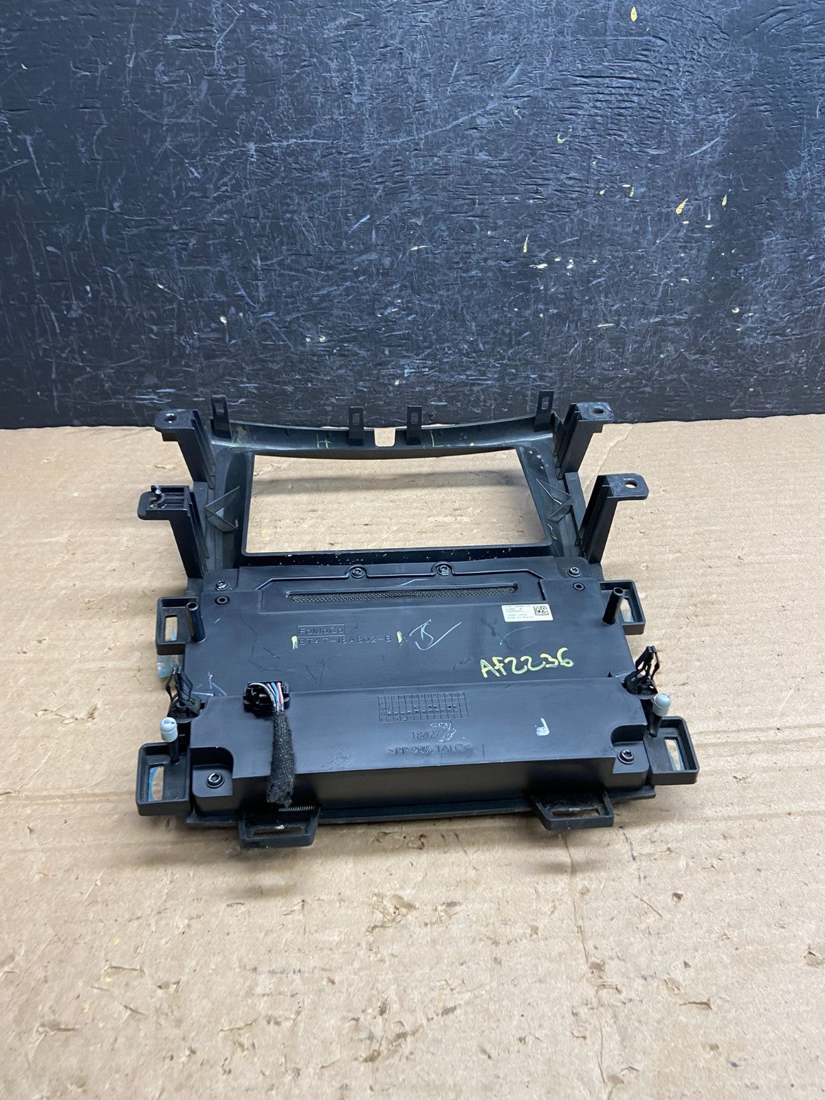2011-2014 Ford Edge Heater Climate Control Radio CD Control Dash Bezel AF2236 DW6