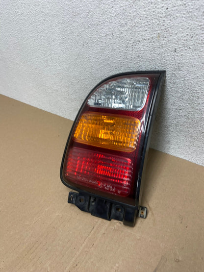 1998 2000 Toyota RAV4 Left Driver LH Side Tail Light AE7205 LK1