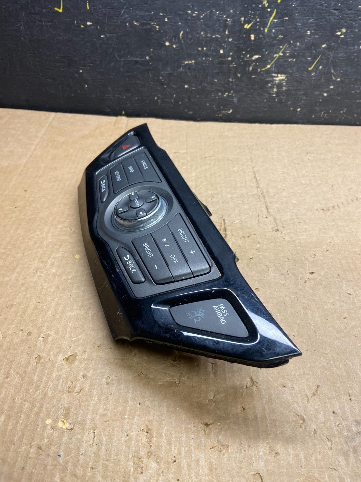 2013 to 2015 Nissan Pathfinder Information Display Control Z4173 DG3
