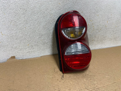 2005 2006 2007 Jeep Liberty Right Passenger Rh Side Tail Light AH7903 LK1