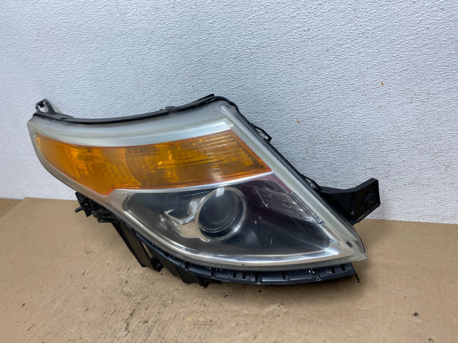 2011 to 2015 Ford Explorer Right Passenger Halogen Headlight AE6572 DW1