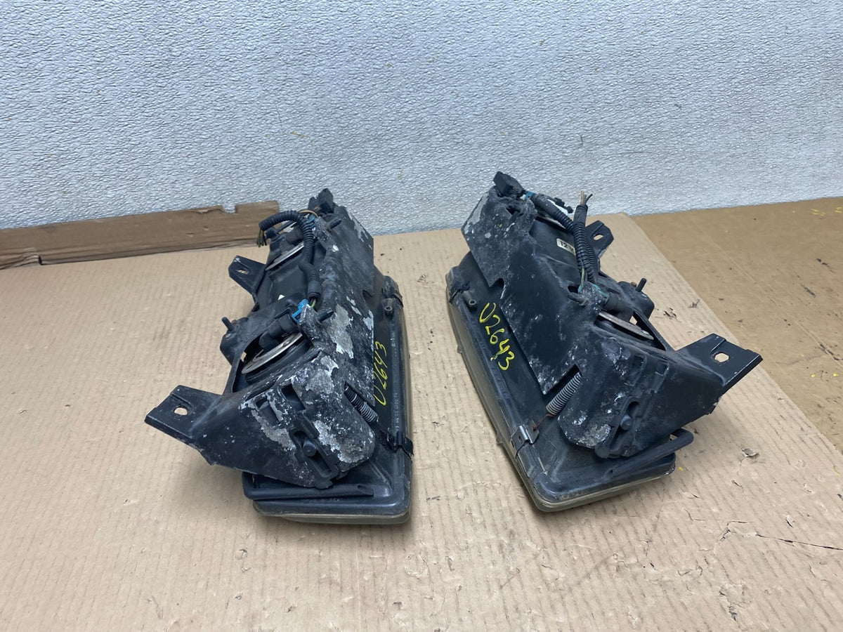 1989 to 1993 Pontiac Trans Sport Left+Right Set Headlight U2643 PS10