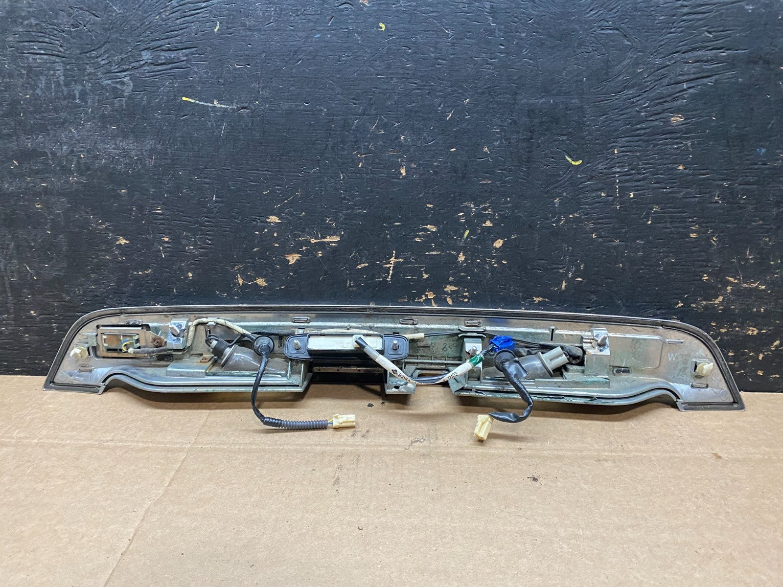 2008 to 2010 Toyota Highlander Tailgate Trunk Trim Molding Handle Y9279 DG4