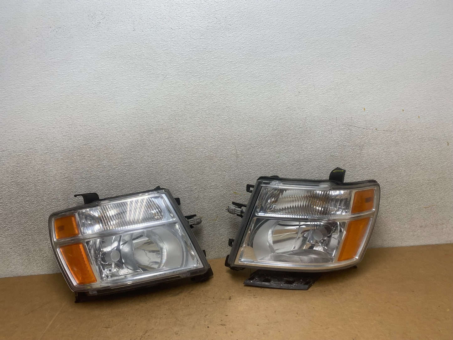 2012 to 2021 Nissan NV1500 NV2500 NV3500 Left+Right Set Headlights X5329 DW0