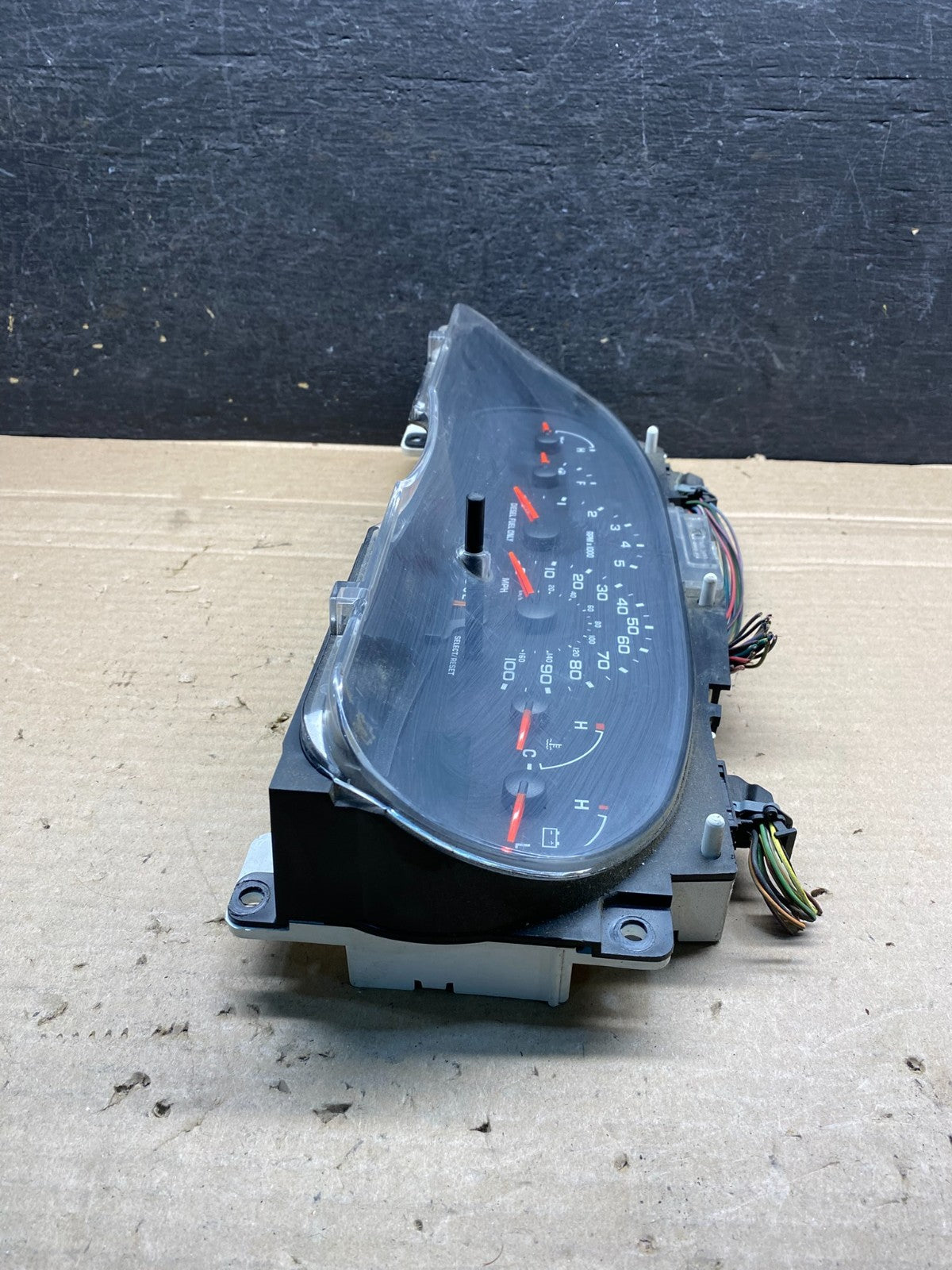 2004 to 2008 Ford E150 E250 Gauge Speedometer Cluster AH7553 DG2