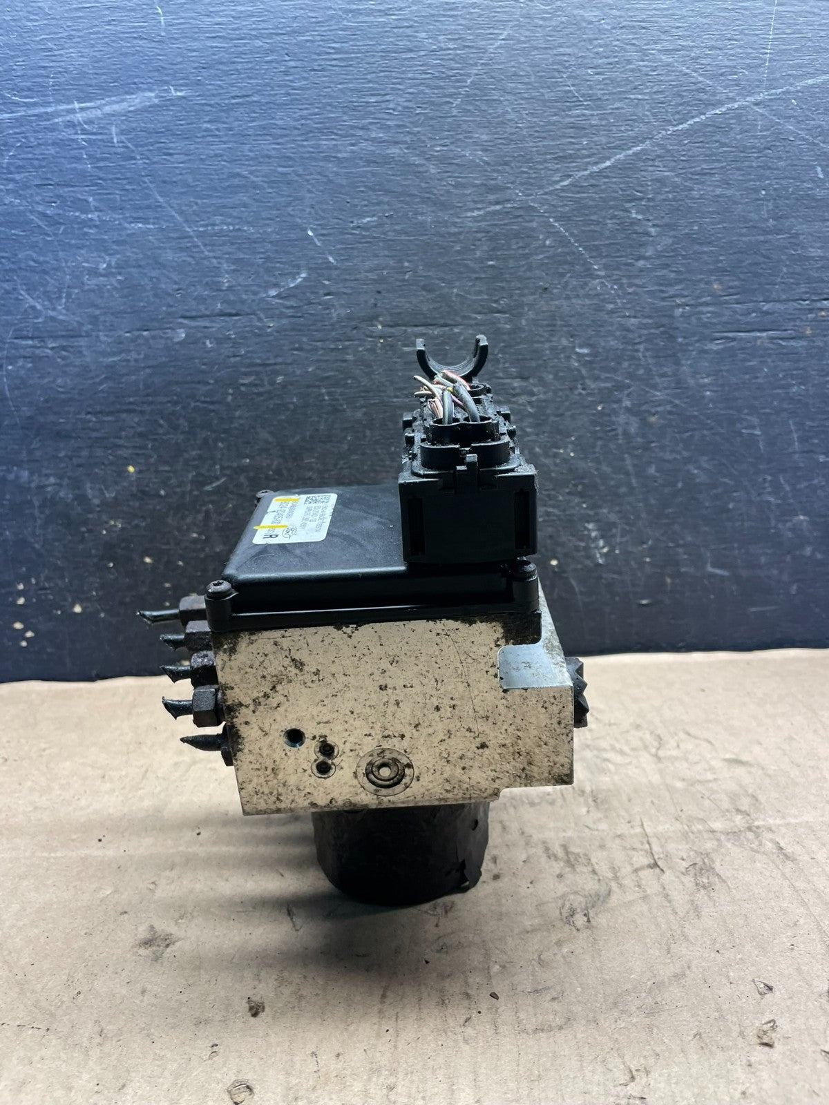 2011 - 2014 Ford E250 E350 Van  ABS Anti Lock Brake Pump Module Oem s8355 DG1