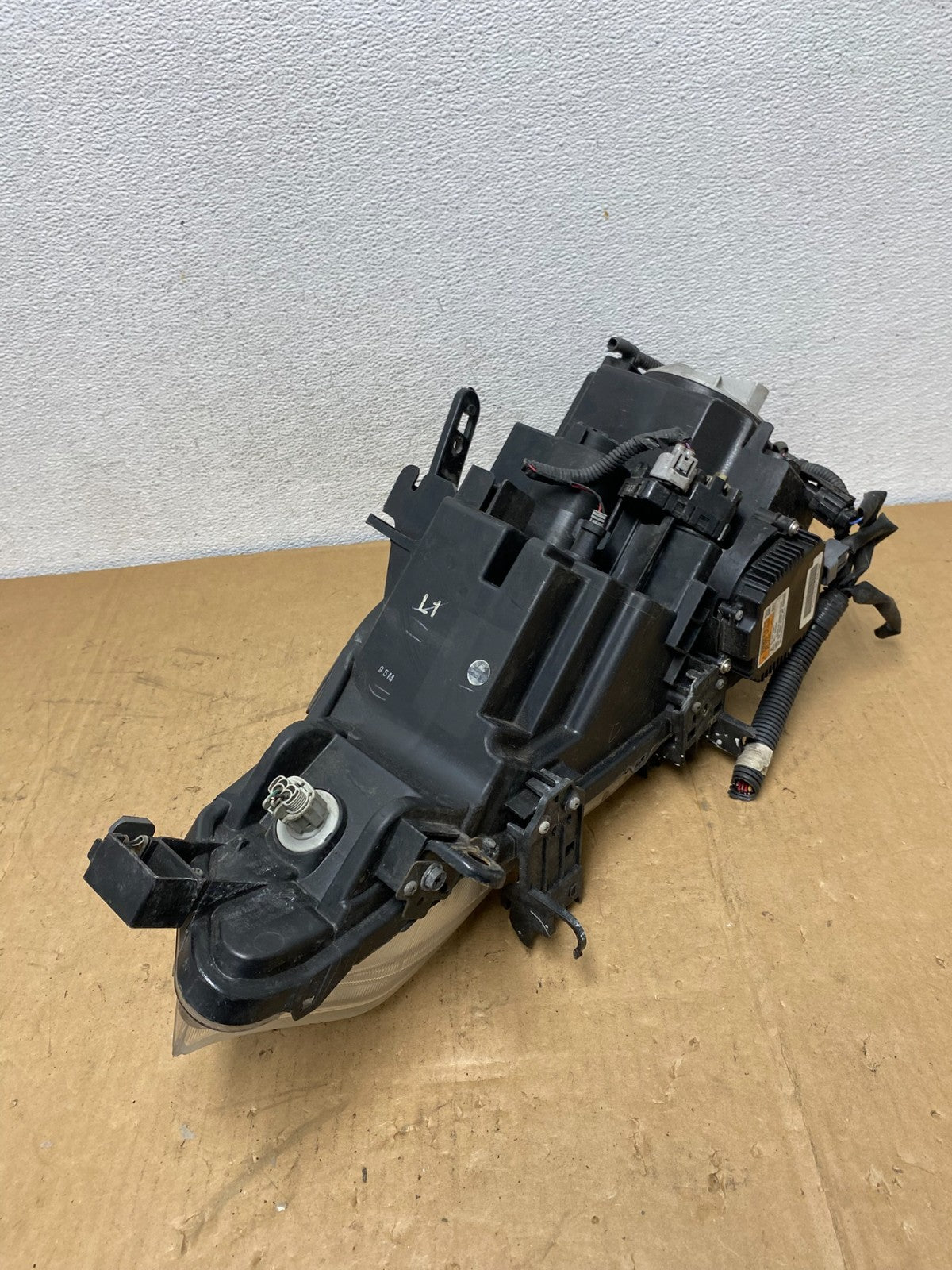 2011 to 2014 Nissan Murano Headlight Right Passenger Rh Halogen AC8648 DW8