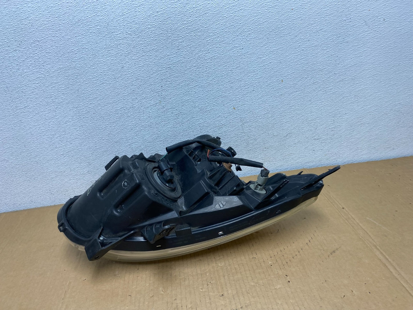 2008 to 2013 Nissan Rogue Left Driver LH Halogen Headlight AD0859 DW5