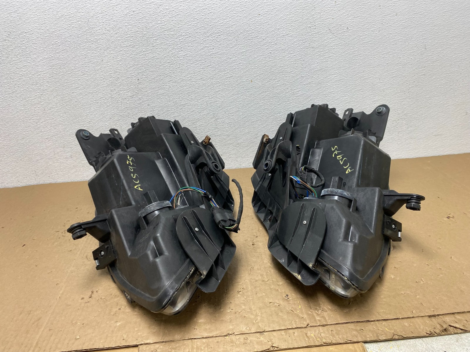 2007 to 2012 Gmc Acadia Halogen Headlights Left+Right Side AC5975 DW11