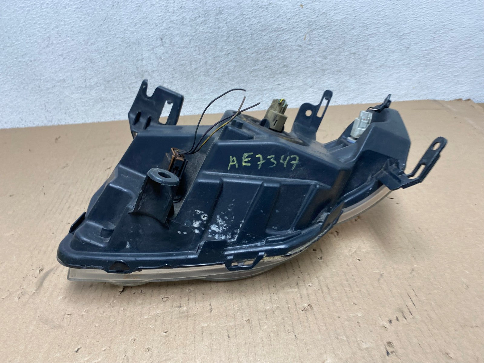 2008 to 2012 Ford Escape Headlight Right Passenger RH Side Halogen AE7347 LK8