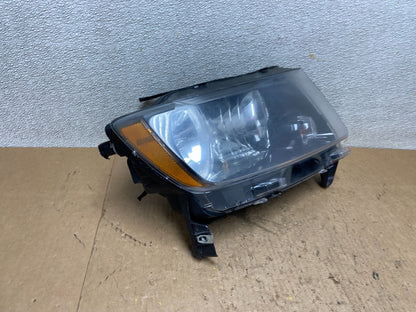 2011-2013 Jeep Grand Cherokee Right Passenger Halogen Headlight Z9340 DW2
