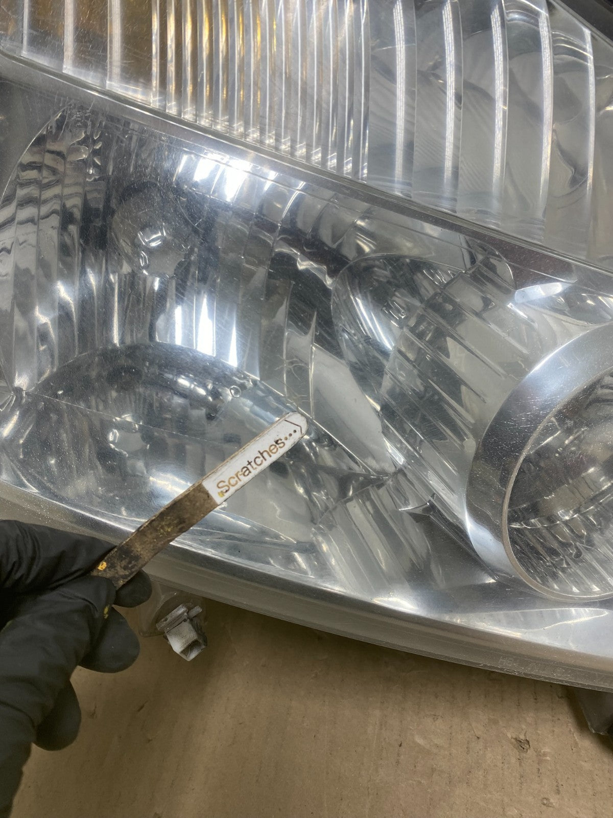 2004 to 2007 Nissan Armada Left+Right Side Set Headlights AH6884 DW3