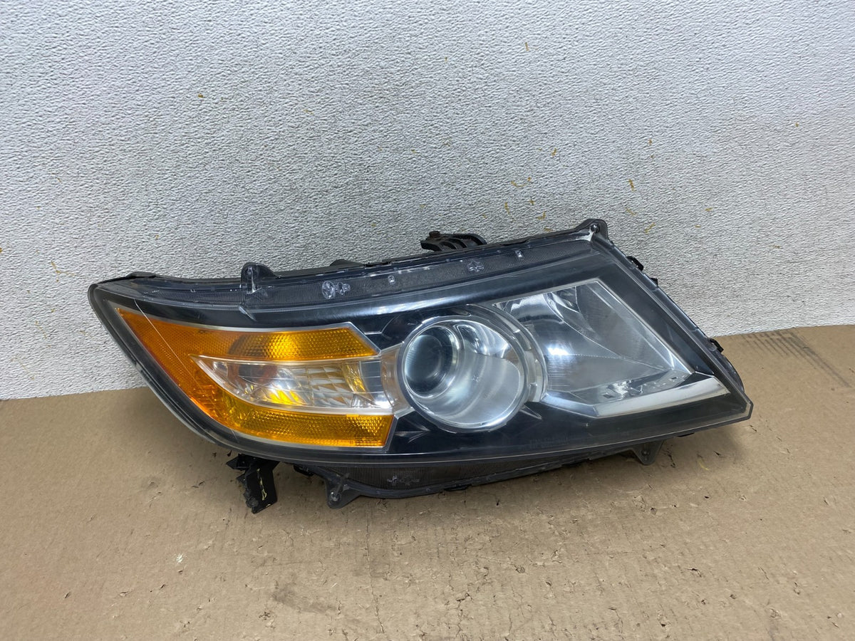 2011 to 2013 Honda Odyssey Front Right Passenger Headlight Halogen AJ2324 DW0