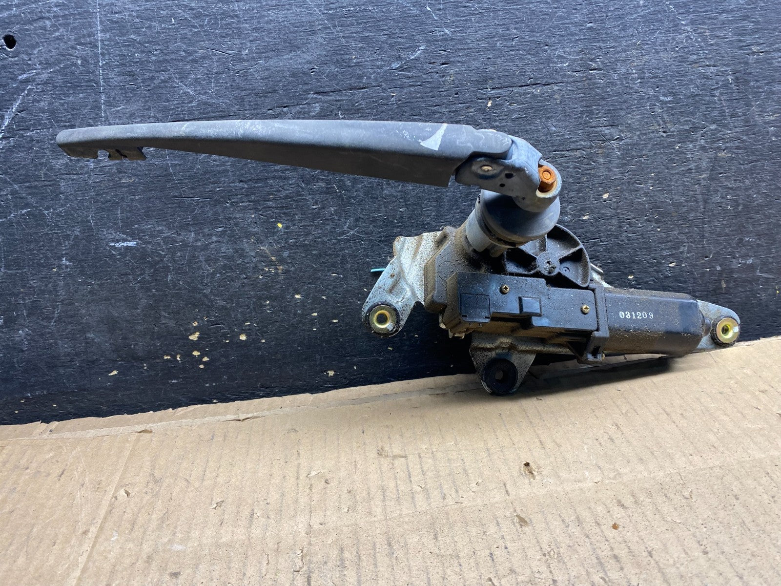 2003-2008 Infiniti FX35 Rear Liftgate Back Window Wiper Motor OEM y1421 DG0