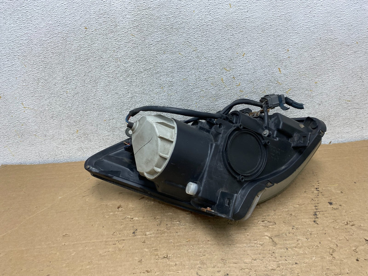 2004 to 2006 Nissan Maxima Left Driver Side Headlight Halogen AH9278 DW5