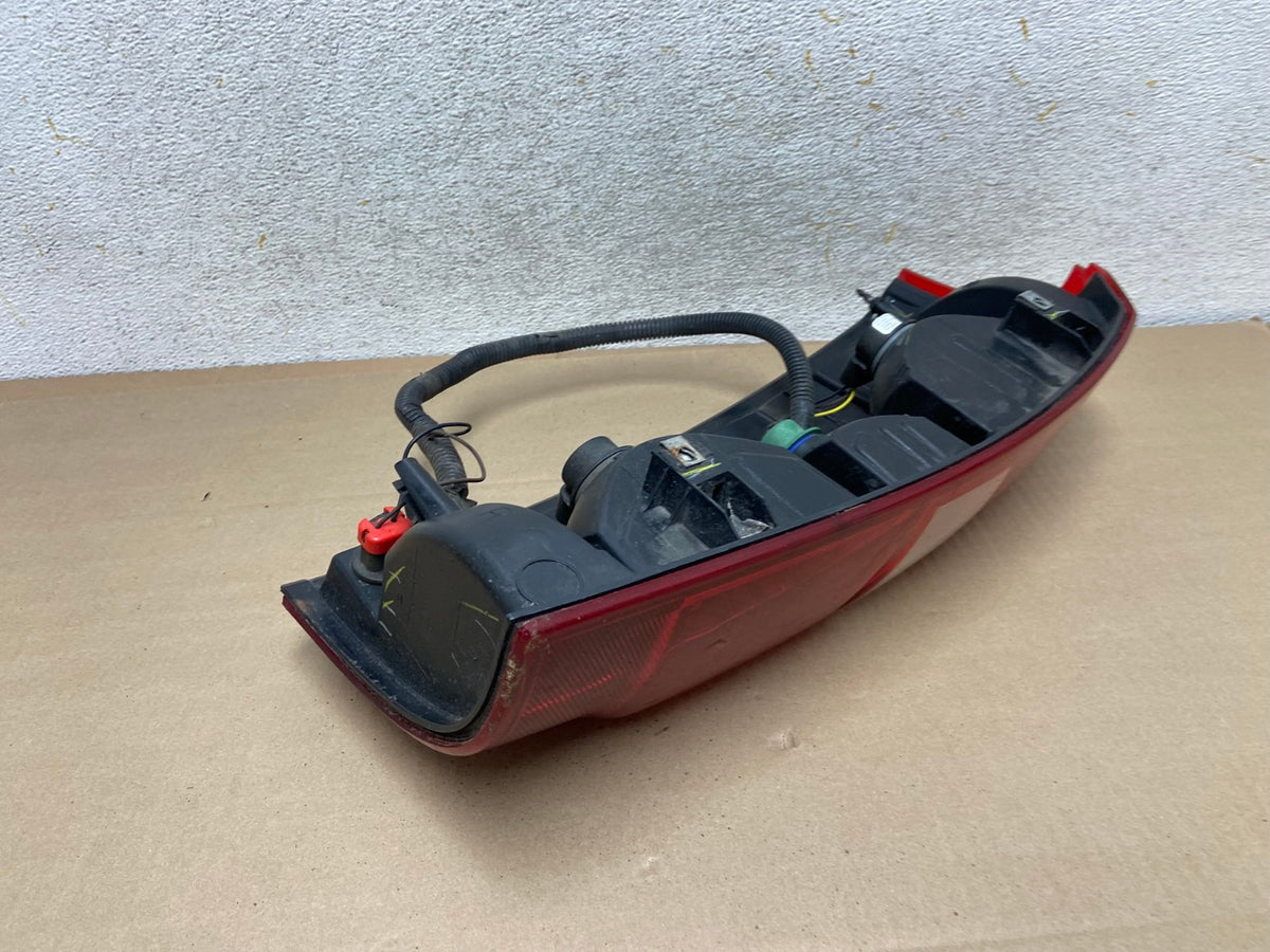 2007-2013 Chevrolet Avalanche Right Passenger RH Side Tail Light AI1378 LK5