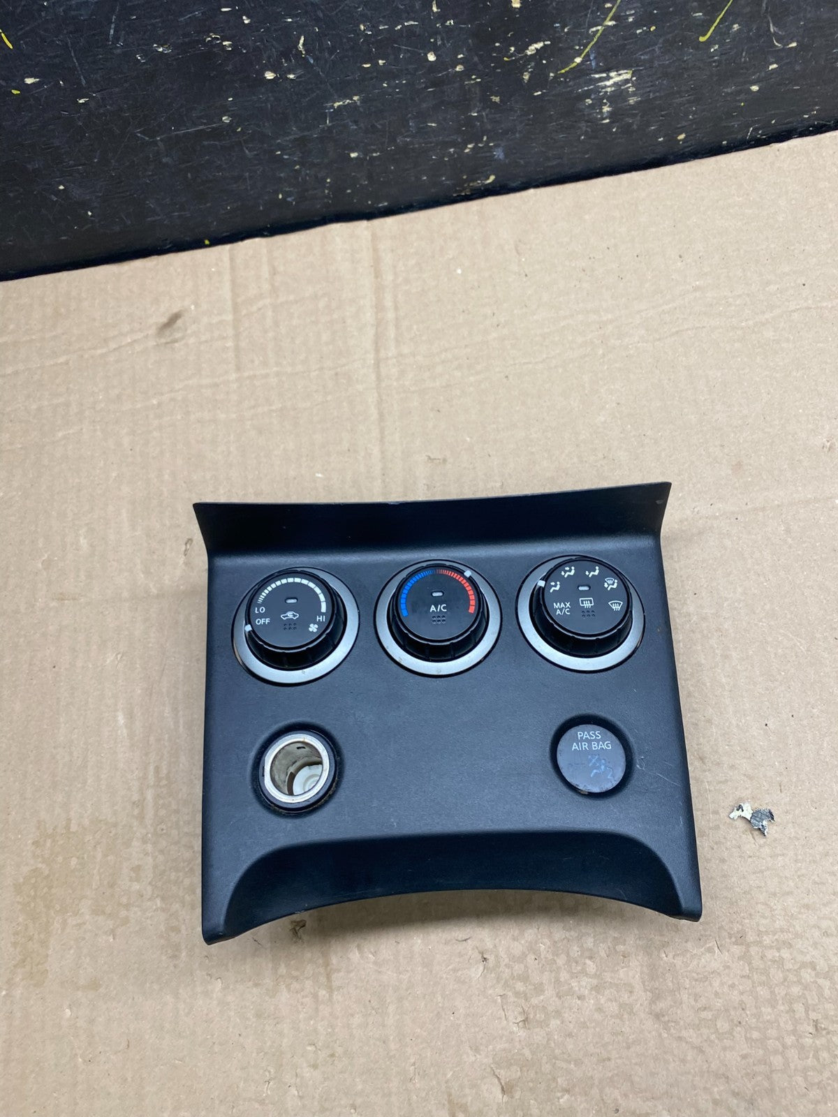 2011 to 2015 Nissan Rogue Heater Temperature AC Climate Control OEM y5319  DG0