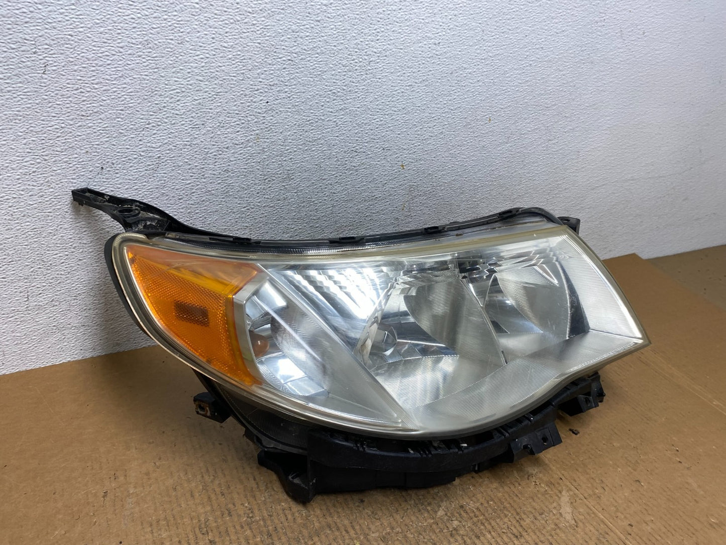2009 - 2013 Subaru Forester Right Passenger Side Halogen Headlight AE1671 DW2