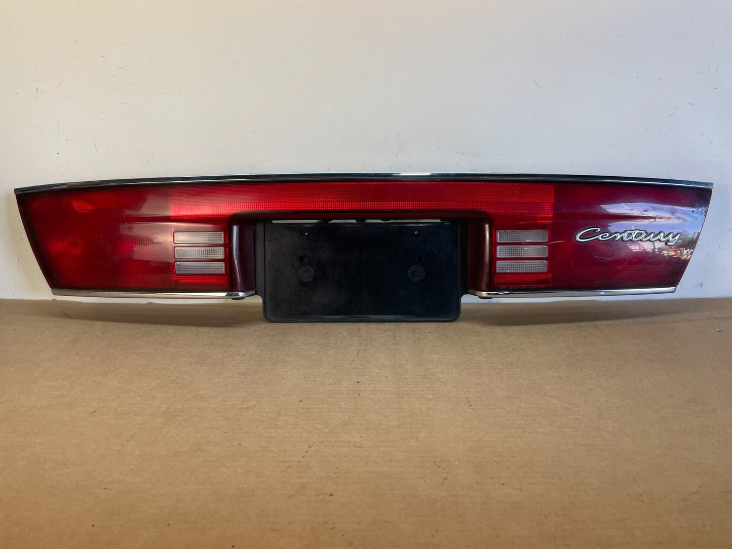 1997 to 2005 Buick Century Center Trunk Tail Light af8718 DG0