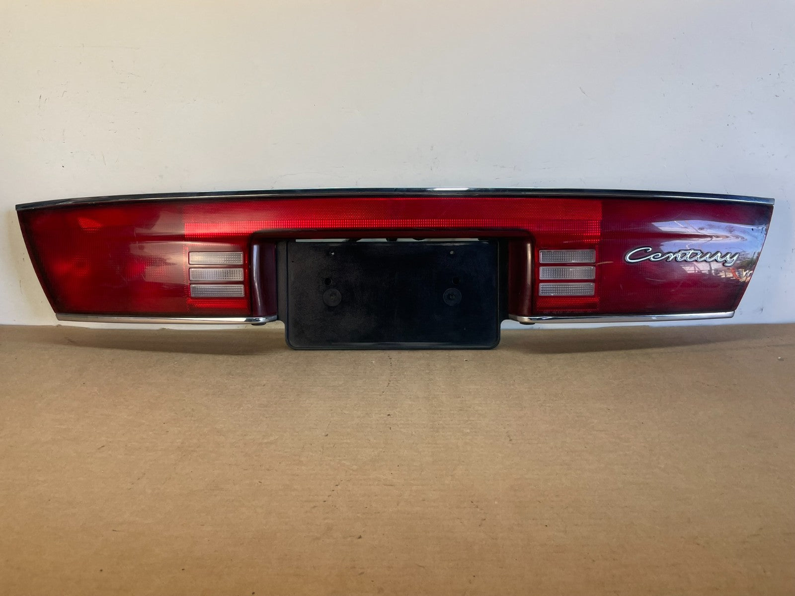 1997 to 2005 Buick Century Center Trunk Tail Light af8718 DG0