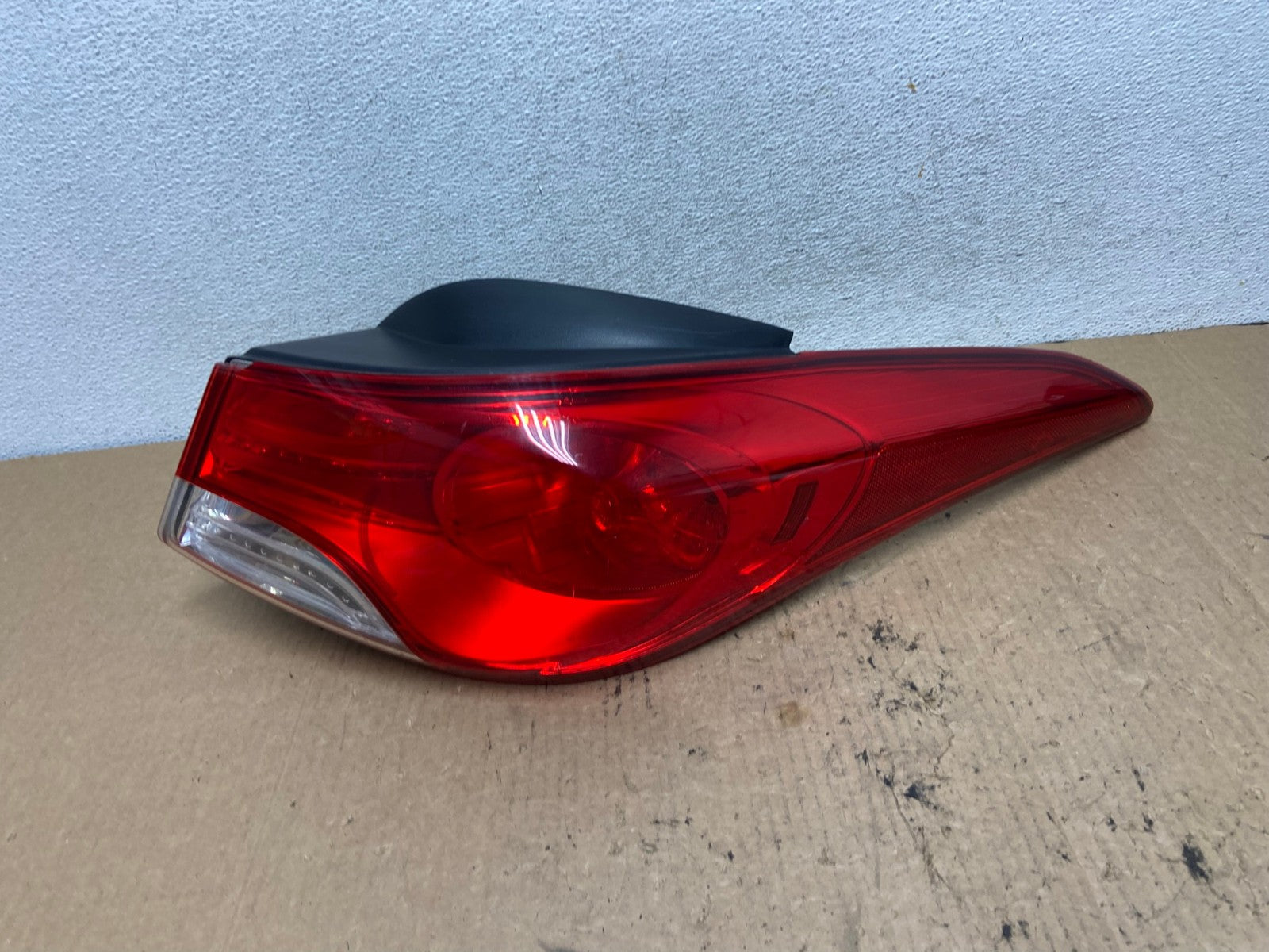 2011 2012 2013 Hyundai Elantra Sedan Right Passenger Tail Light AG2434 LK0