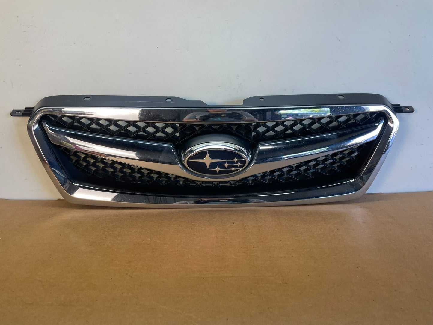 2010 to 2012 Subaru Legacy Outback Wagon Front Grill Grille AF8596 DG0