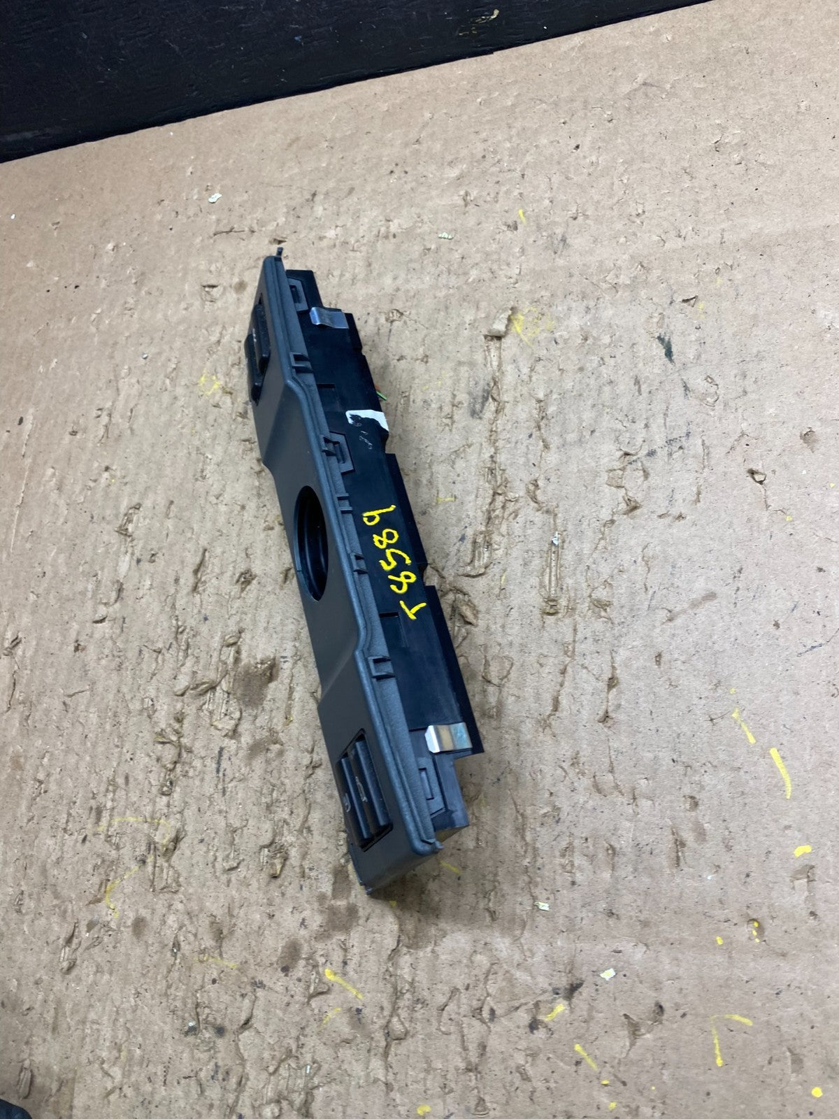 2006 - 2009 Land Rover Range Rover Center Clock Panel Switch Control T8589 DG3
