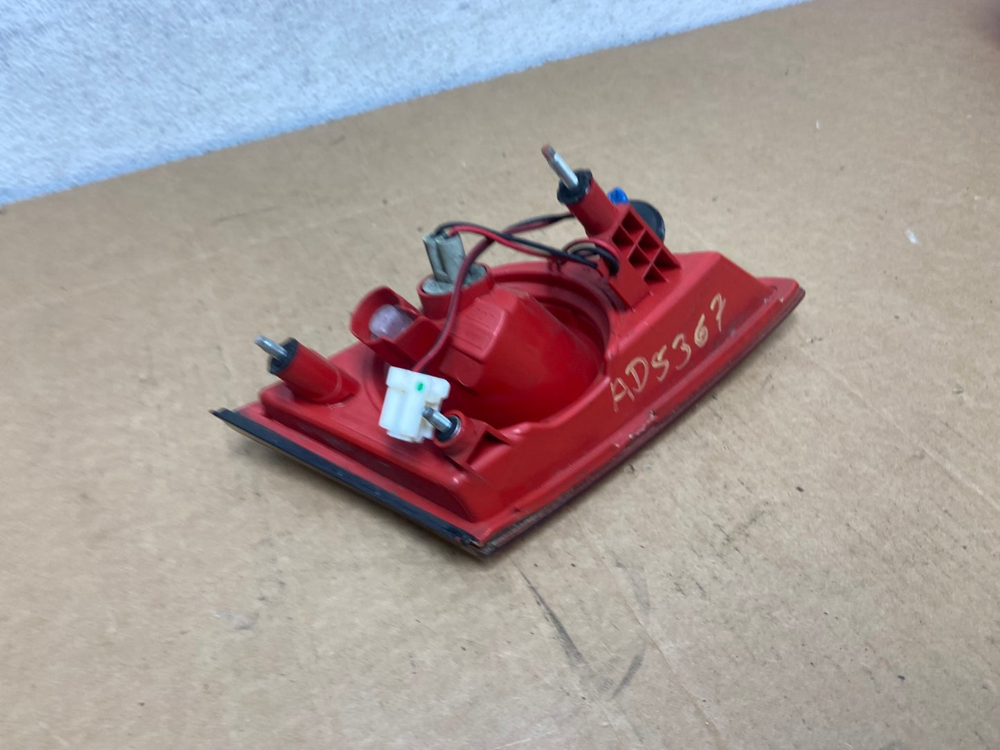 2003-2005 Infiniti FX35 FX45 Right Passenger Red Inner Tail Light AD5367 LK5