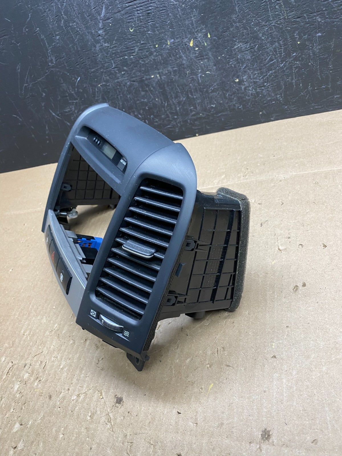 2007 to 2009 Hyundai Santa Fe Center Dashboard Radio Bezel Trim AC6540 DG2