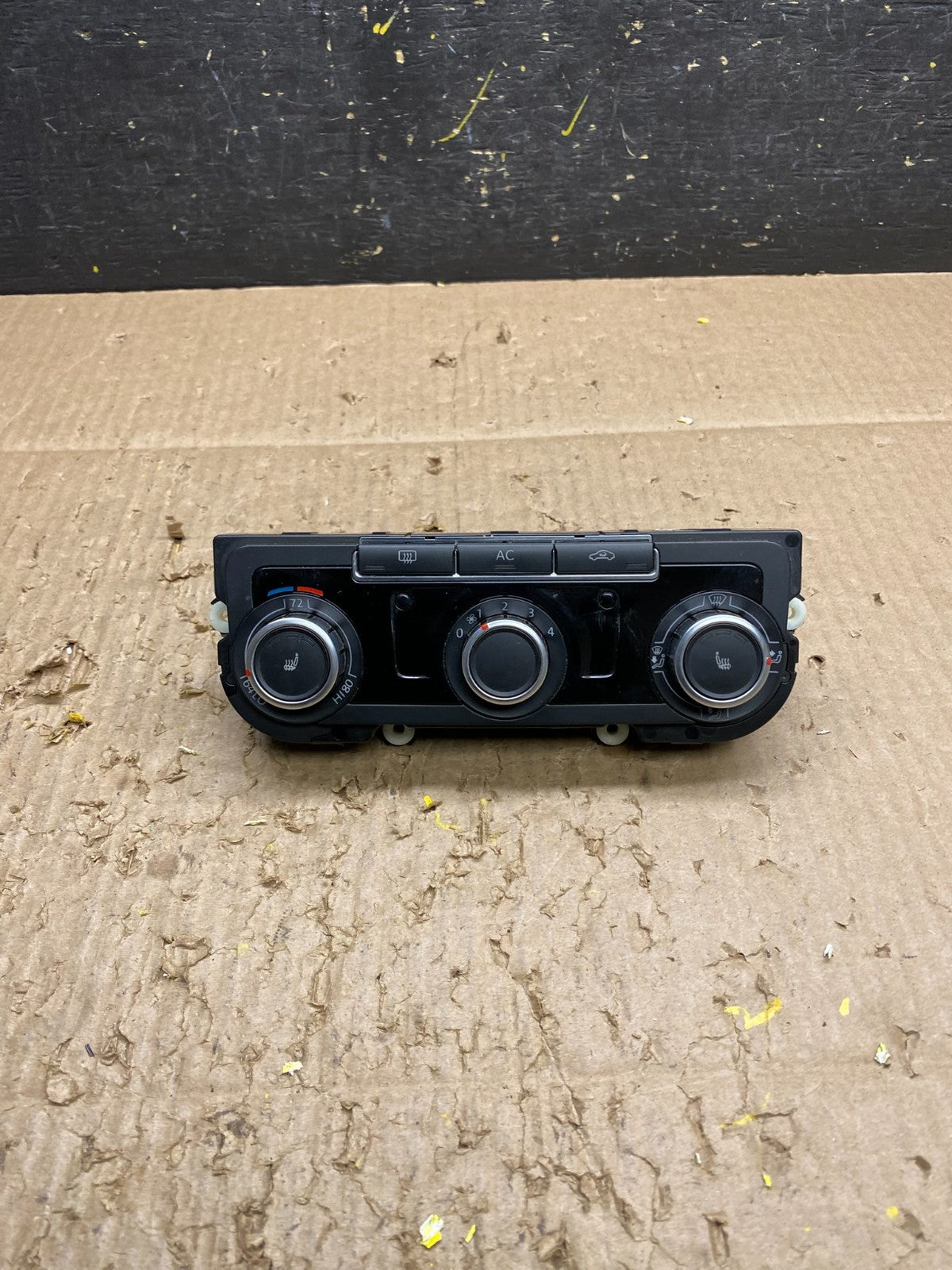 2009 - 2011 Volkswagen CC Center Climate Control Panel AC Heater v1712 DG0