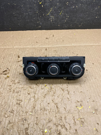 2009 - 2011 Volkswagen CC Center Climate Control Panel AC Heater v1712 DG0