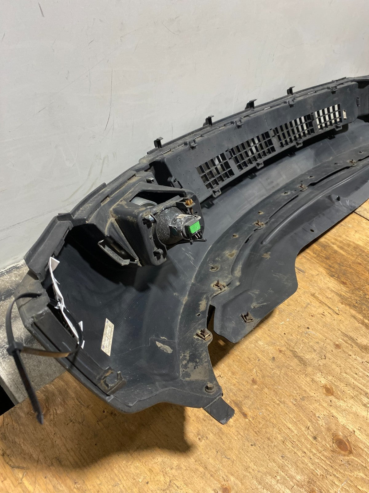 2007 to 2010 Ford Edge Front Bumper Lower Valance 7T43-17C831 R45555