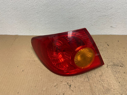 2003 to 2005 Toyota Corolla Left Driver Lh Side Tail Light AB8552 DW0